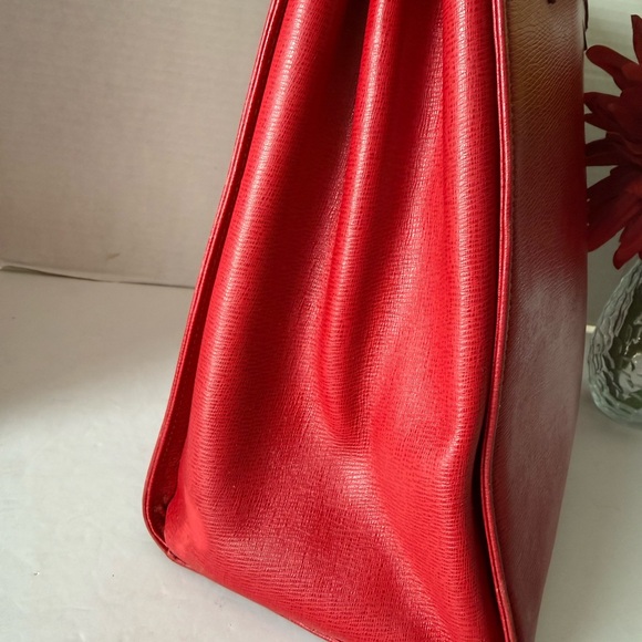 ✋🛑Price Drop ✋🛑AUTHENTIC SANYO SHOKAI BURBERRY LEATHER SHOULDER TOTE BAG. - Picture 14 of 17